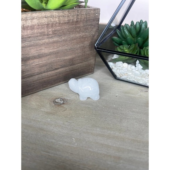 White Jade Turtle Polished Carving - Picture 3 of 10